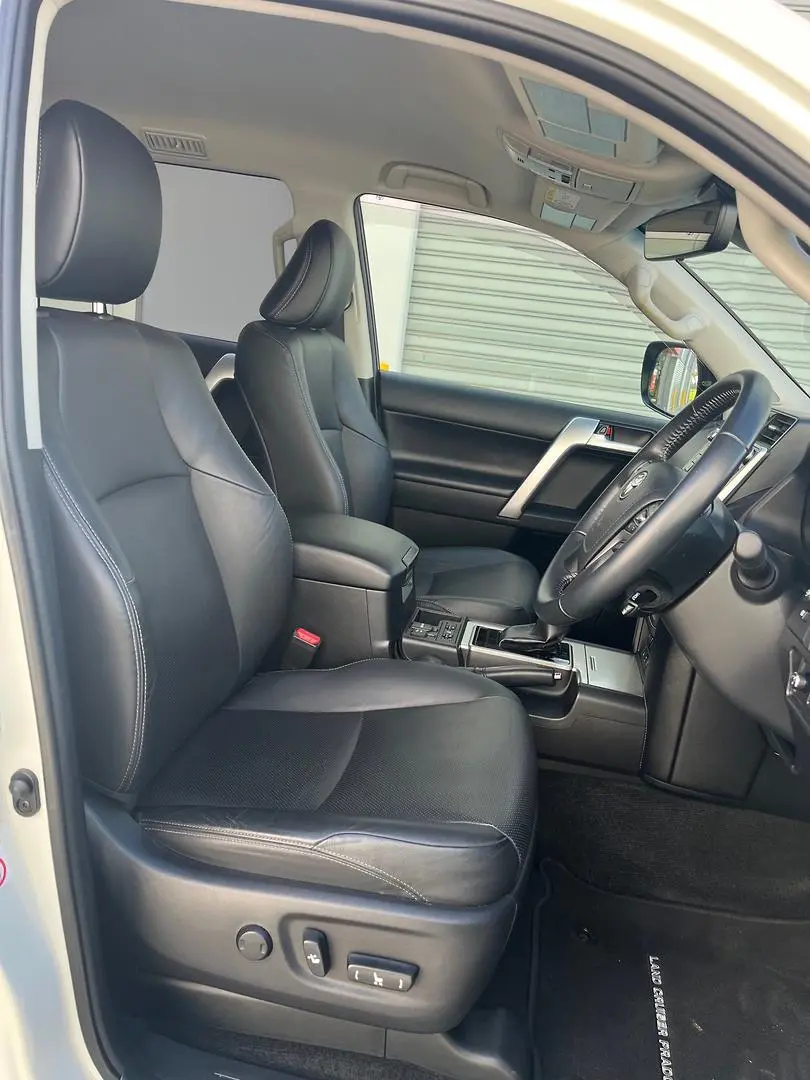 2018 Toyota Landcruiser Prado Gallery Image 17