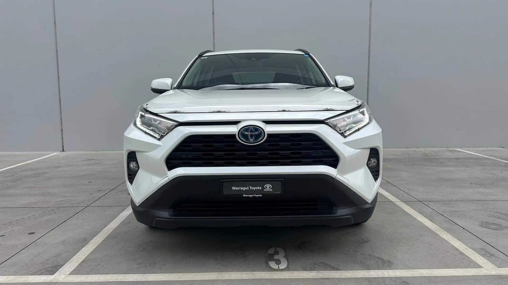2019 Toyota RAV4 Gallery Image 2
