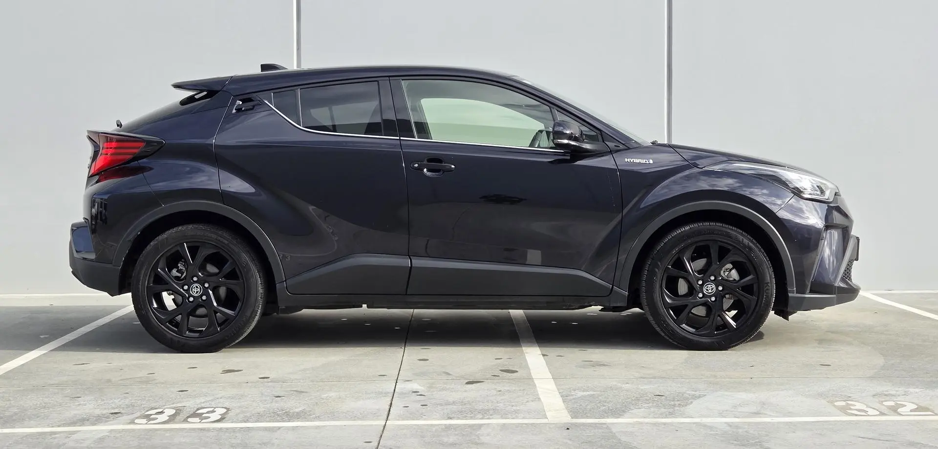 2022 Toyota C-HR Gallery Image 9