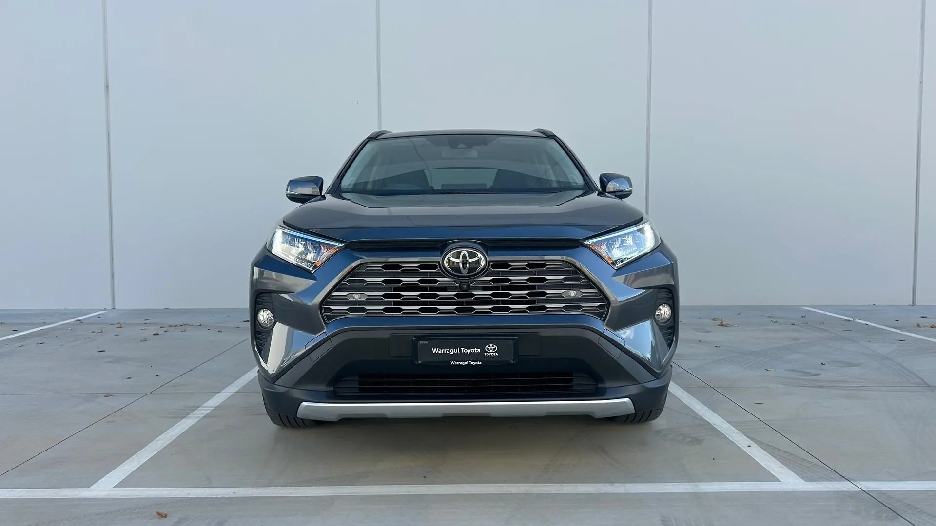 2019 Toyota RAV4 Gallery Image 2