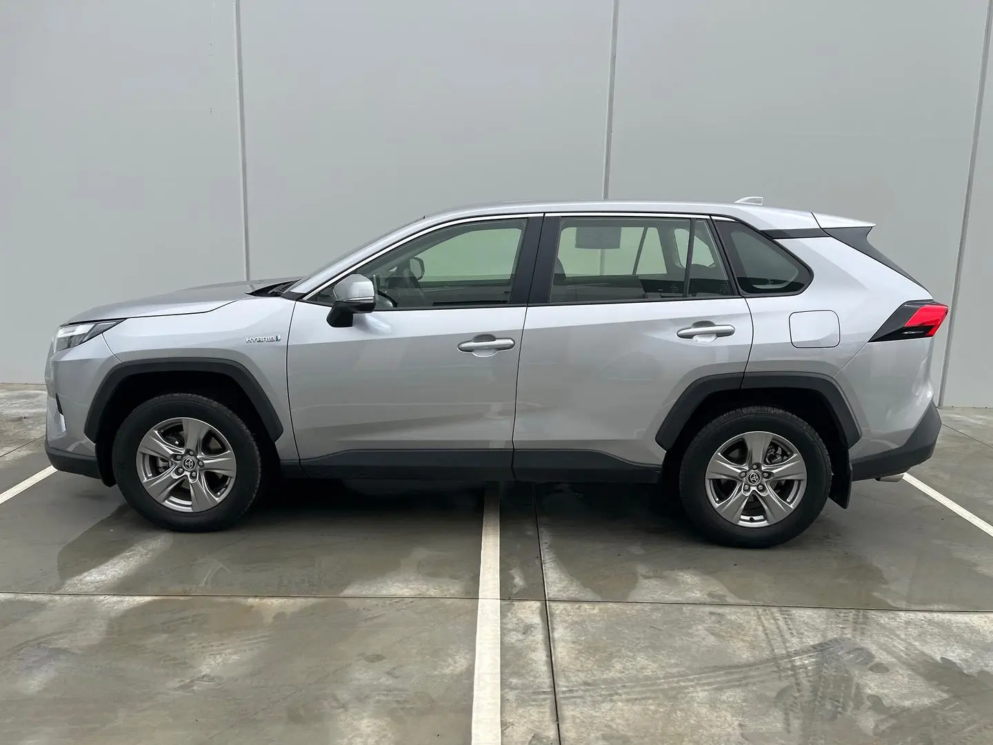 2023 Toyota RAV4 Gallery Image 5