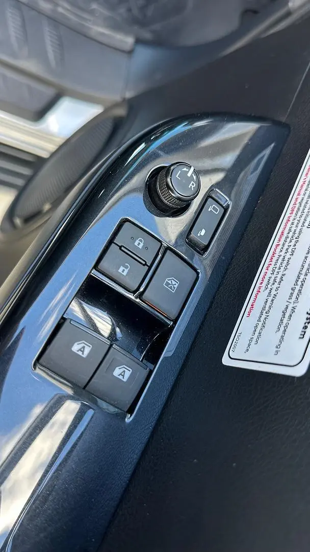 2021 Toyota Hilux Gallery Image 23