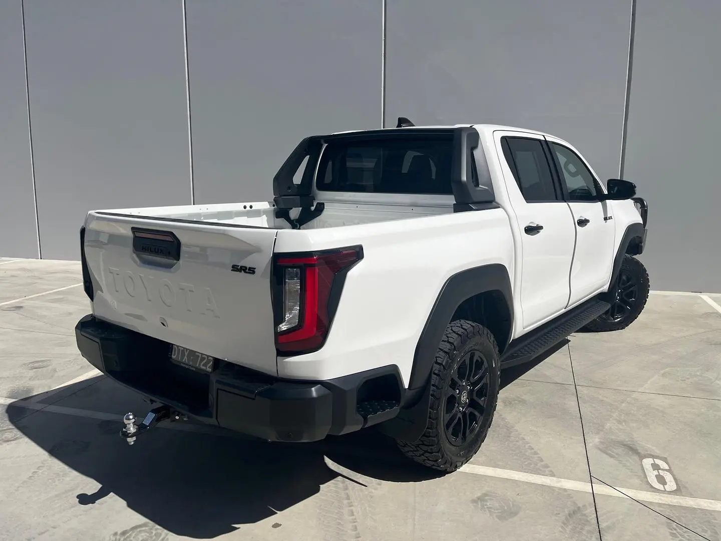 2025 Toyota Hilux Gallery Image 14