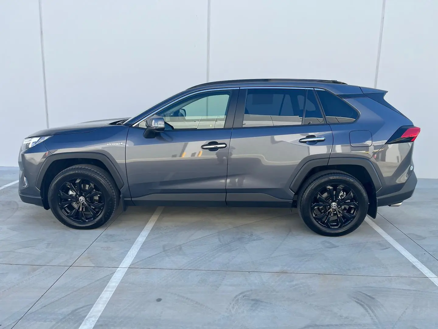 2024 Toyota RAV4 Gallery Image 5