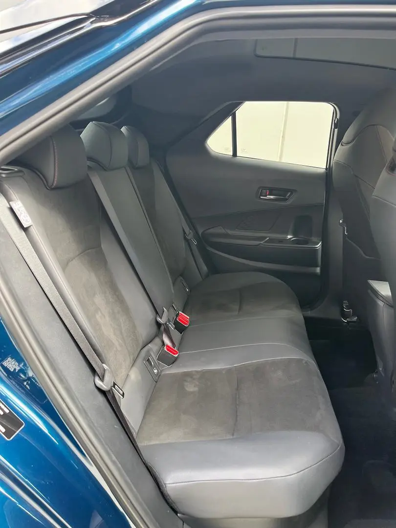 2025 Toyota C-HR Gallery Image 15