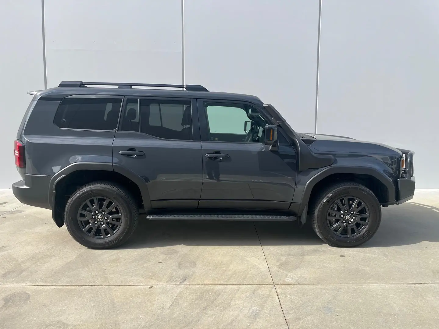 2025 Toyota Landcruiser Prado Gallery Image 26