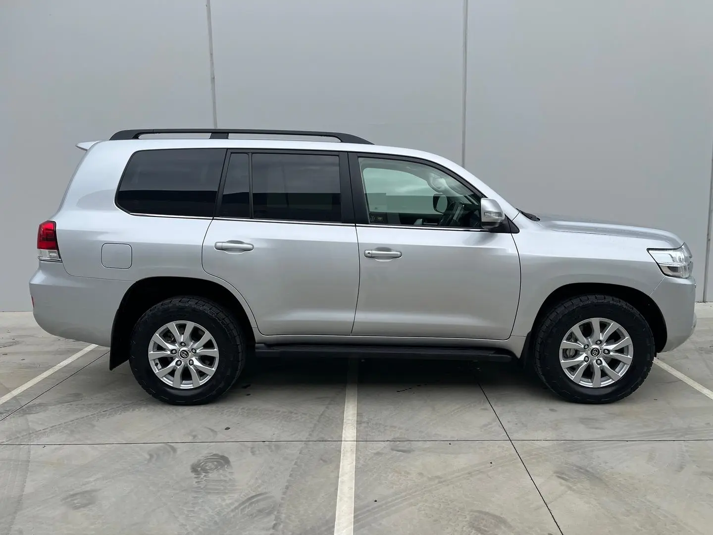 2020 Toyota Landcruiser Gallery Image 18