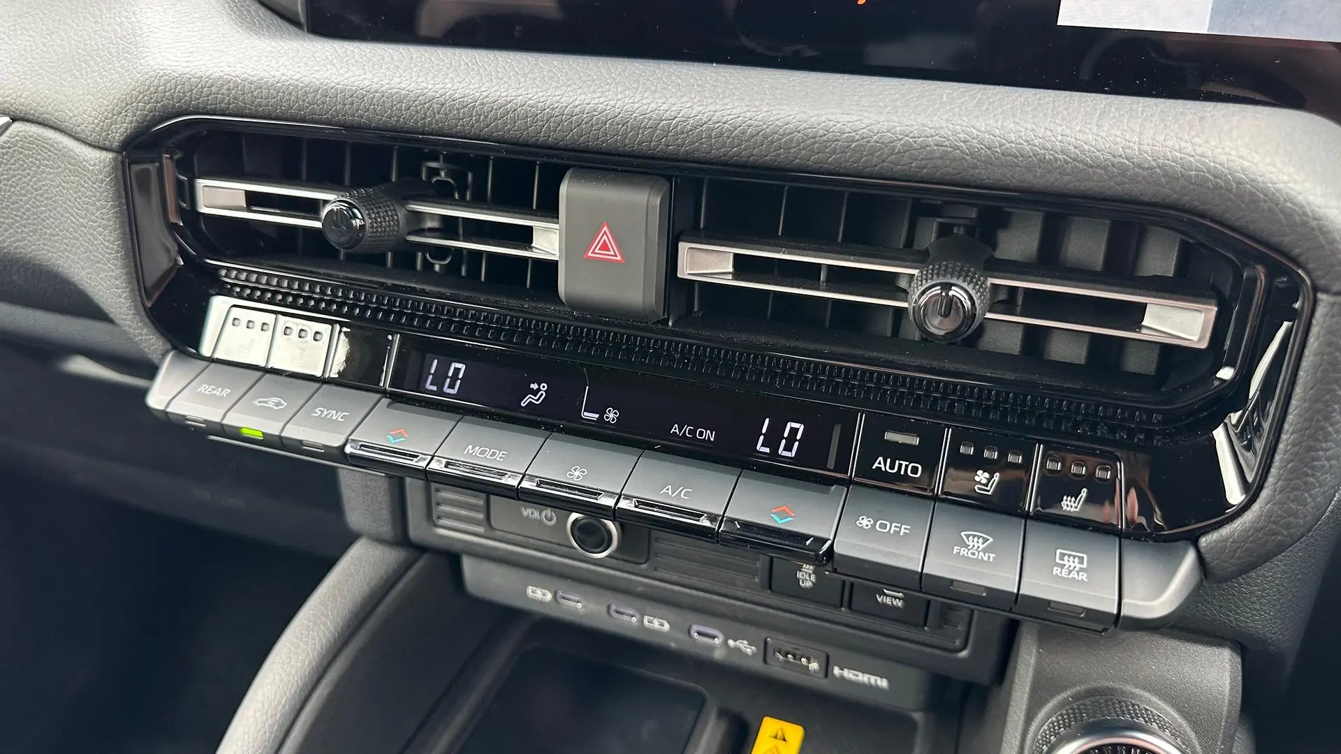 2024 Toyota Landcruiser Prado Gallery Image 24