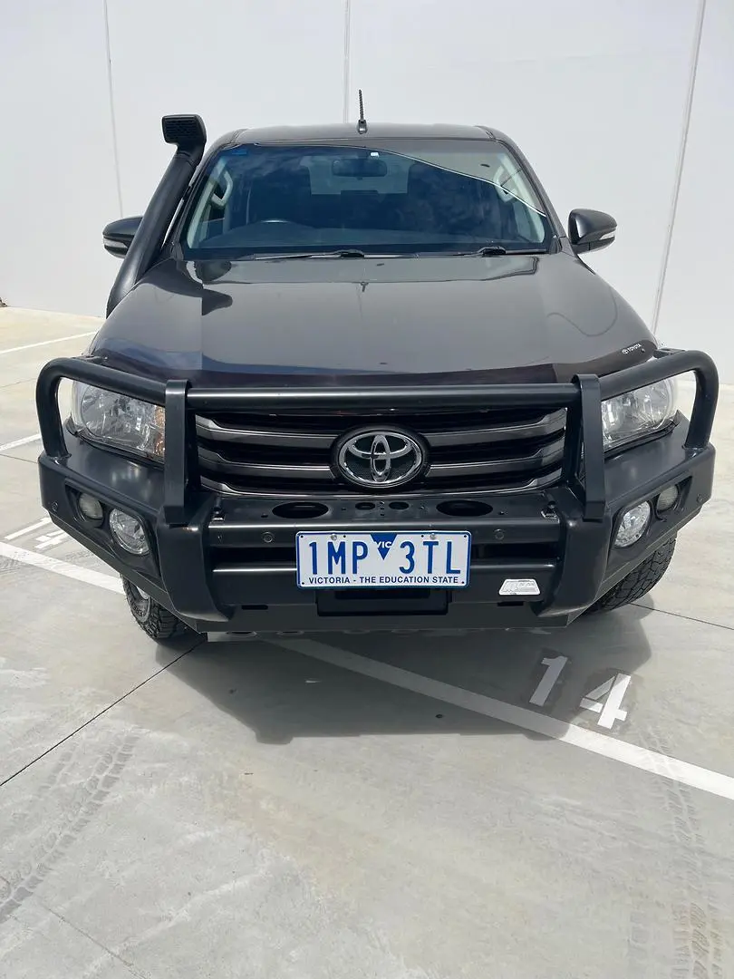 2016 Toyota Hilux Gallery Image 2