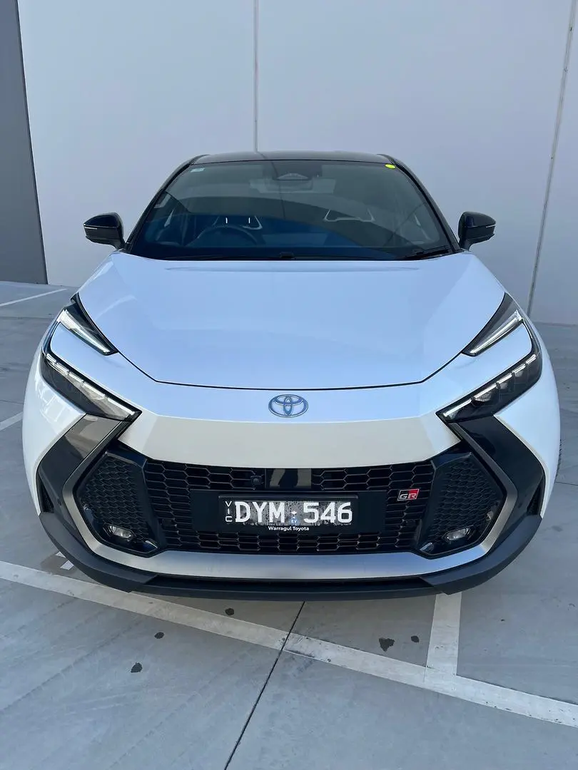 2025 Toyota C-HR Gallery Image 2