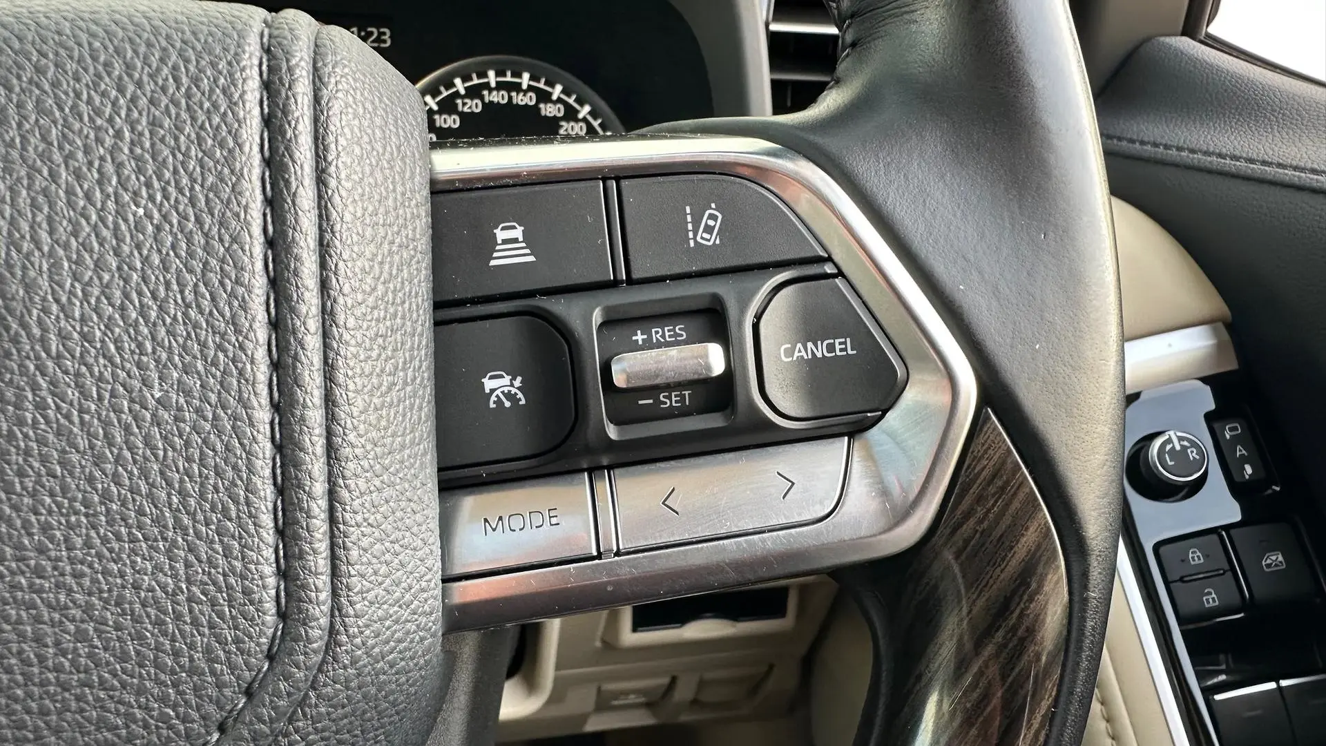 2022 Toyota Landcruiser Gallery Image 23