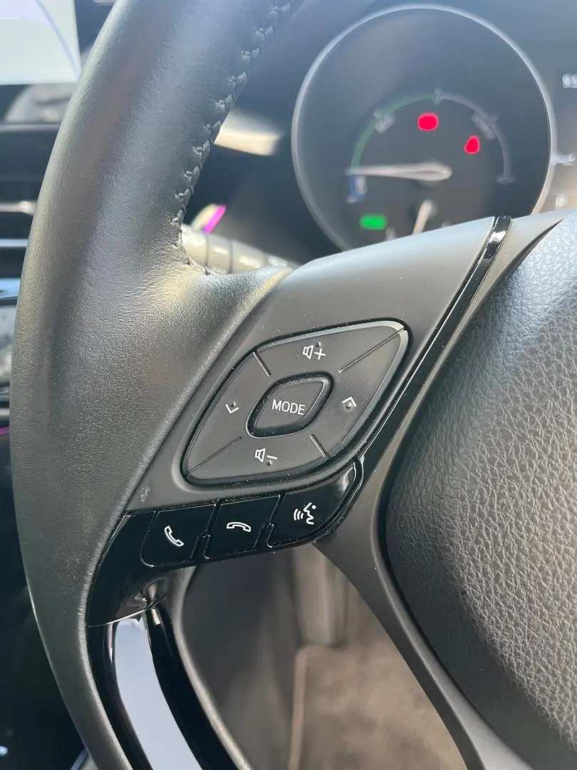 2022 Toyota C-HR Gallery Image 22