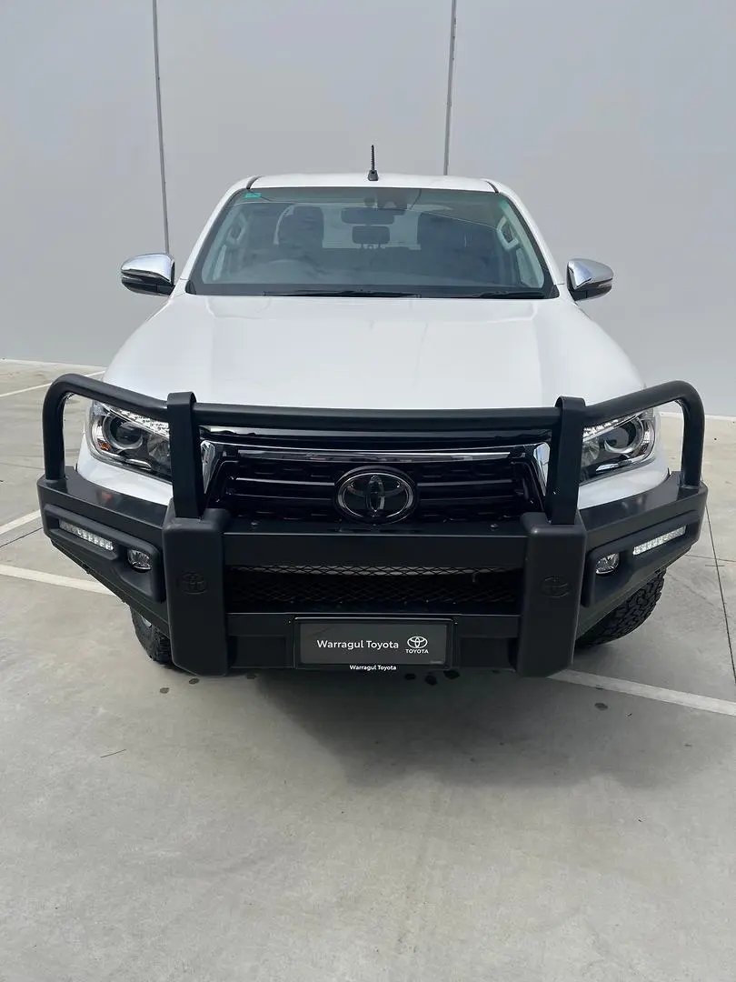 2019 Toyota Hilux Gallery Image 2