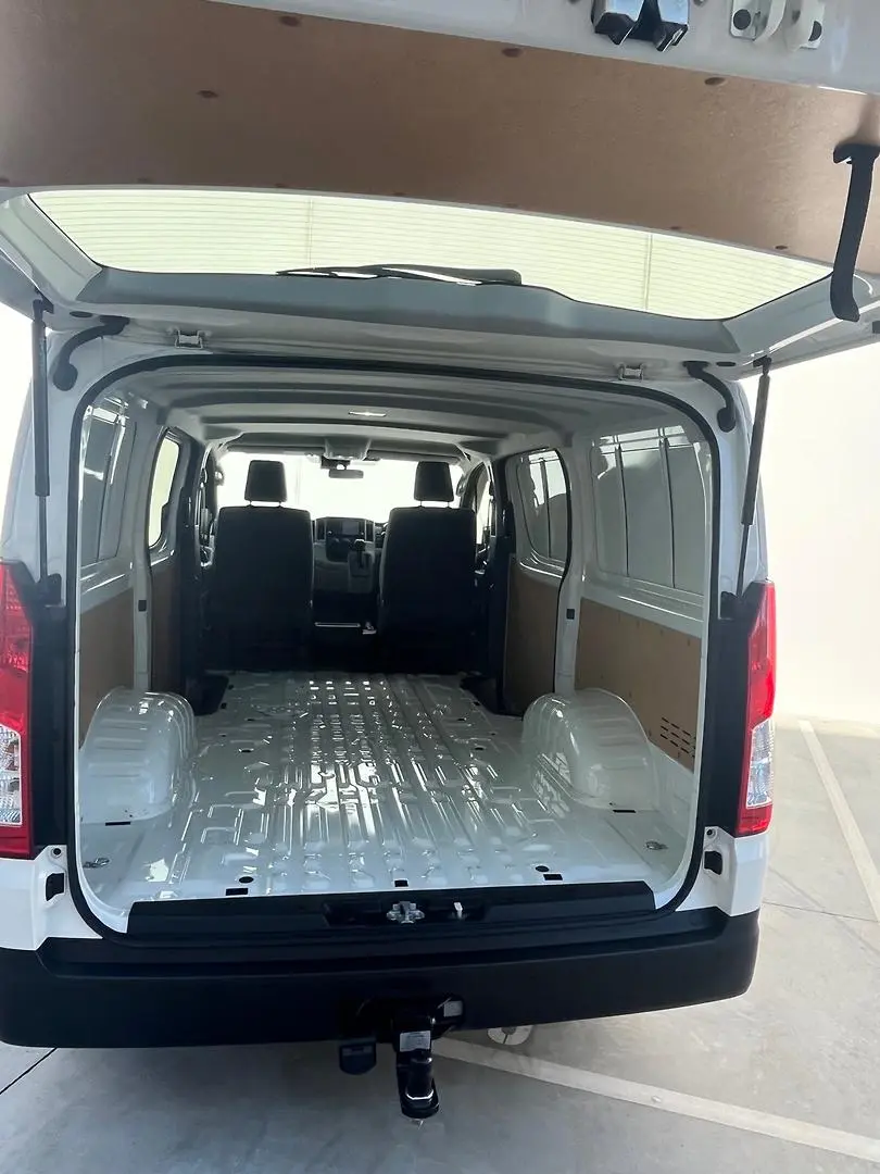 2021 Toyota Hiace Gallery Image 12
