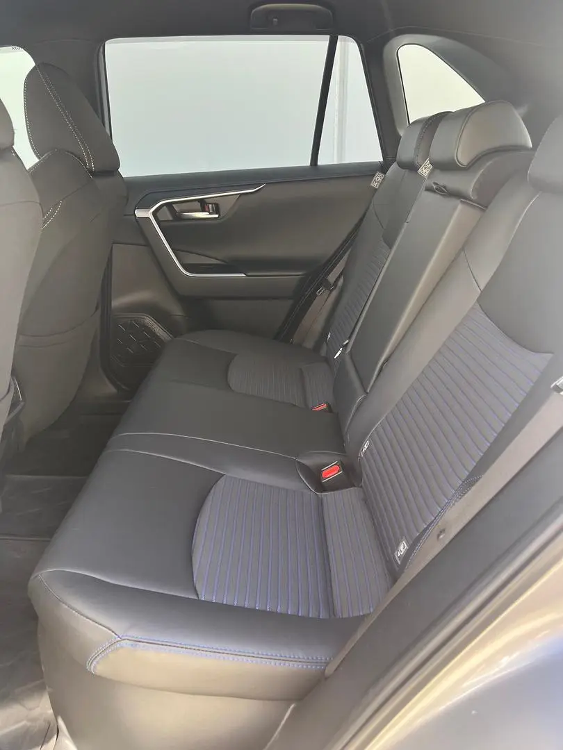 2024 Toyota RAV4 Gallery Image 8
