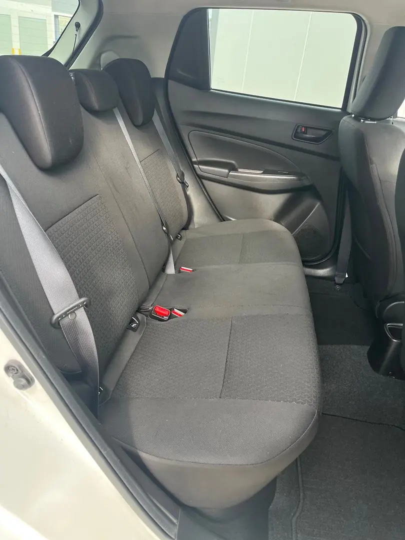 2020 Suzuki Swift Gallery Image 13