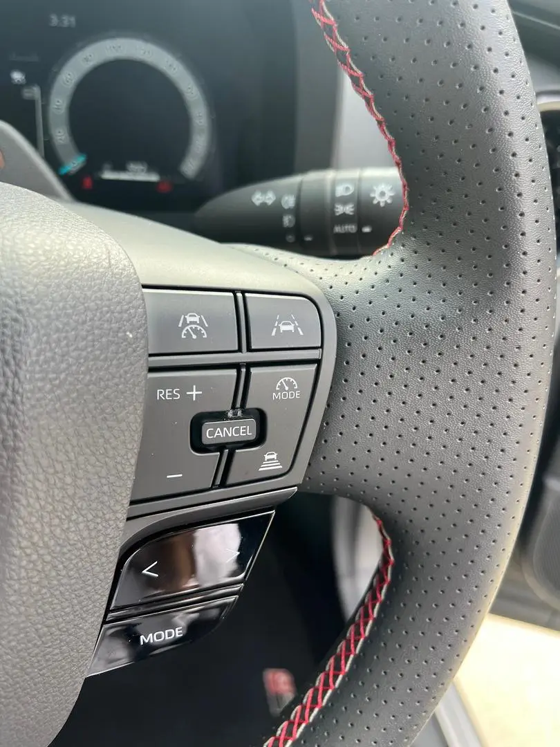 2025 Toyota C-HR Gallery Image 24