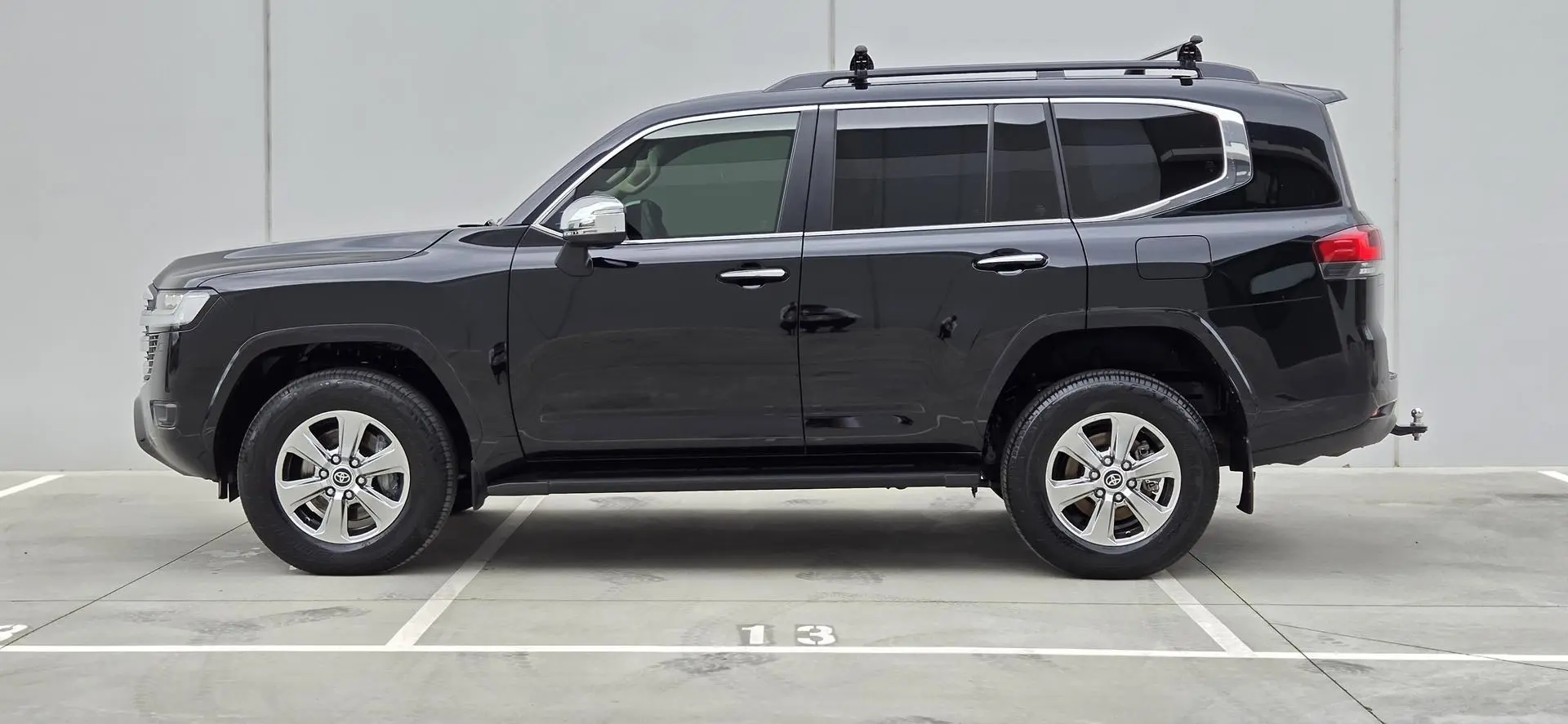 2024 Toyota Landcruiser Gallery Image 5