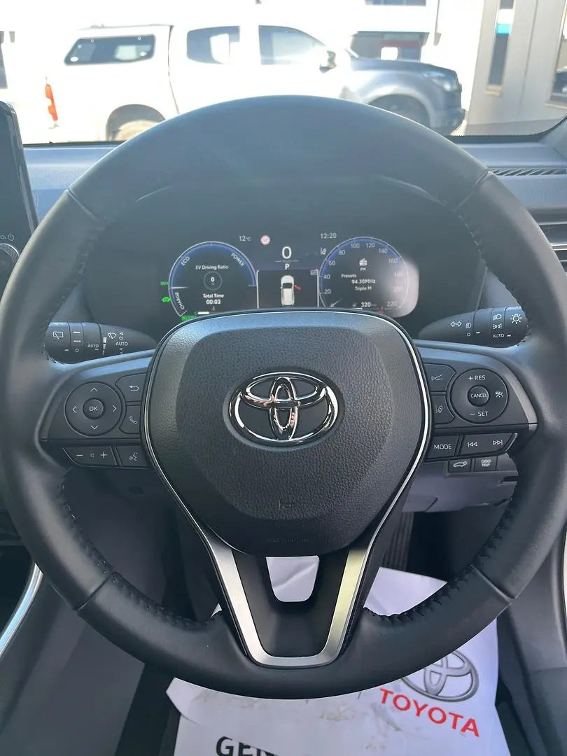 2024 Toyota RAV4 Gallery Image 21
