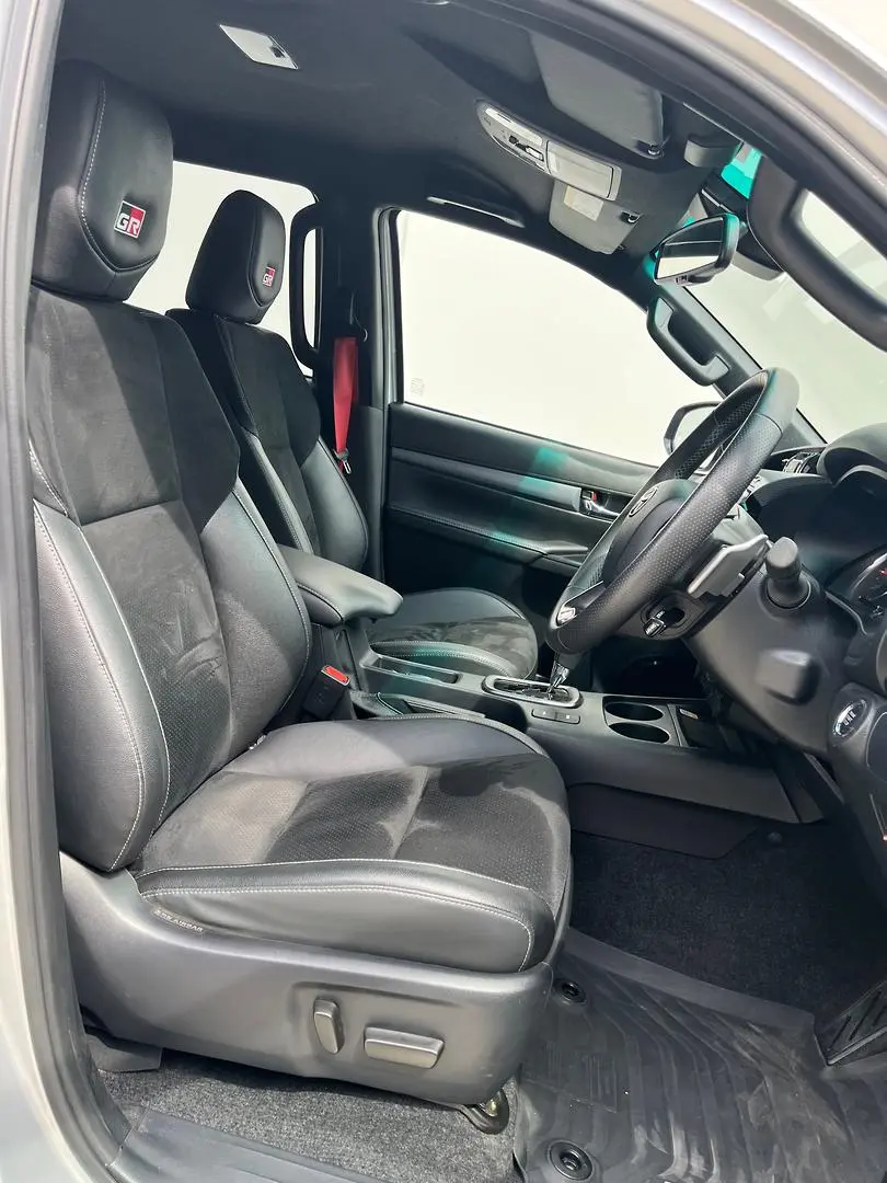 2024 Toyota Hilux Gallery Image 16