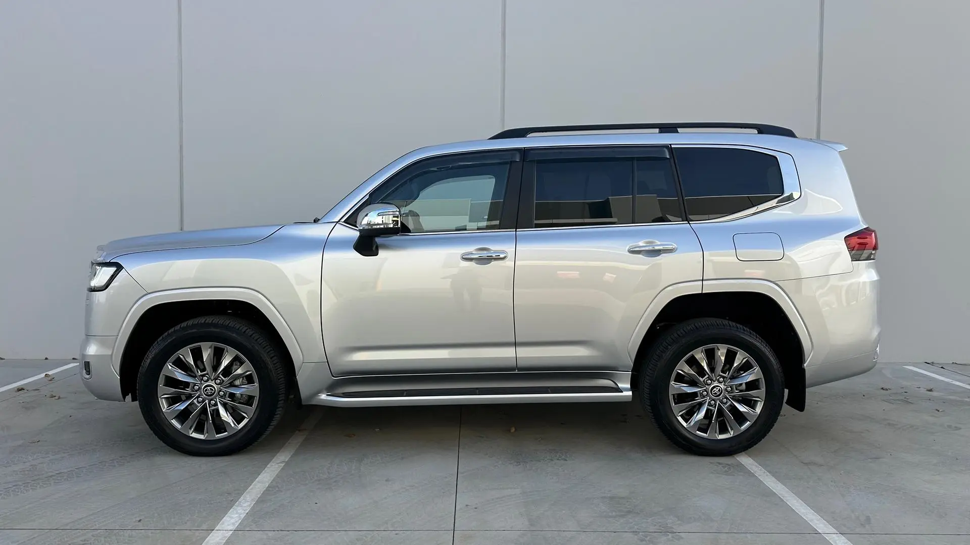 2023 Toyota Landcruiser Gallery Image 5