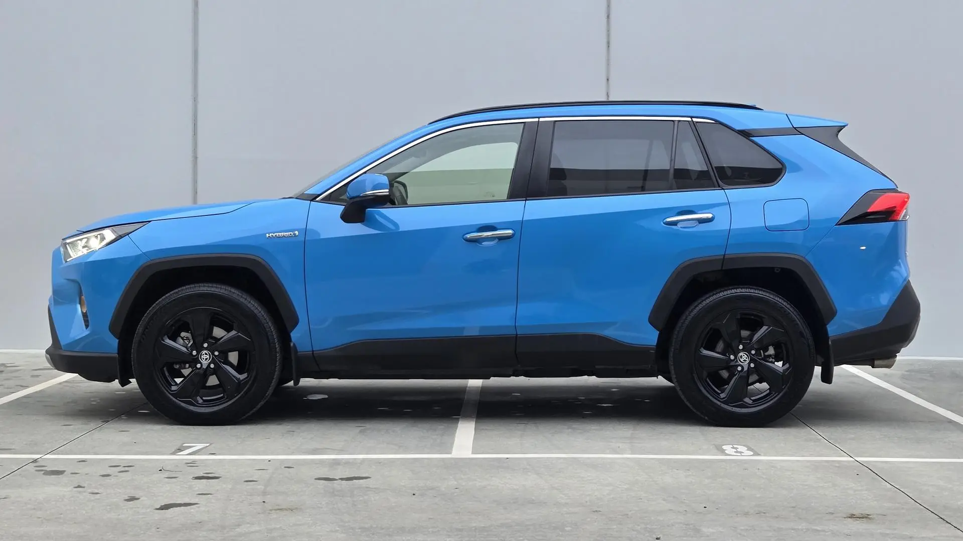 2021 Toyota RAV4 Gallery Image 4