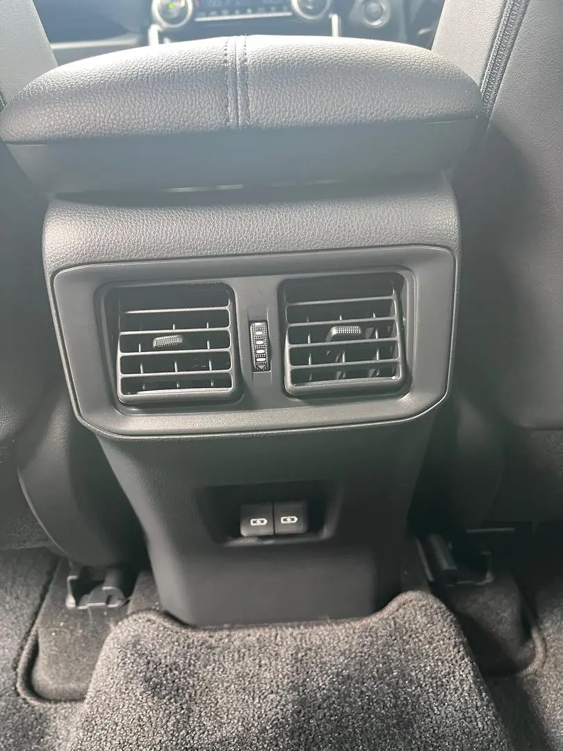 2025 Toyota RAV4 Gallery Image 10