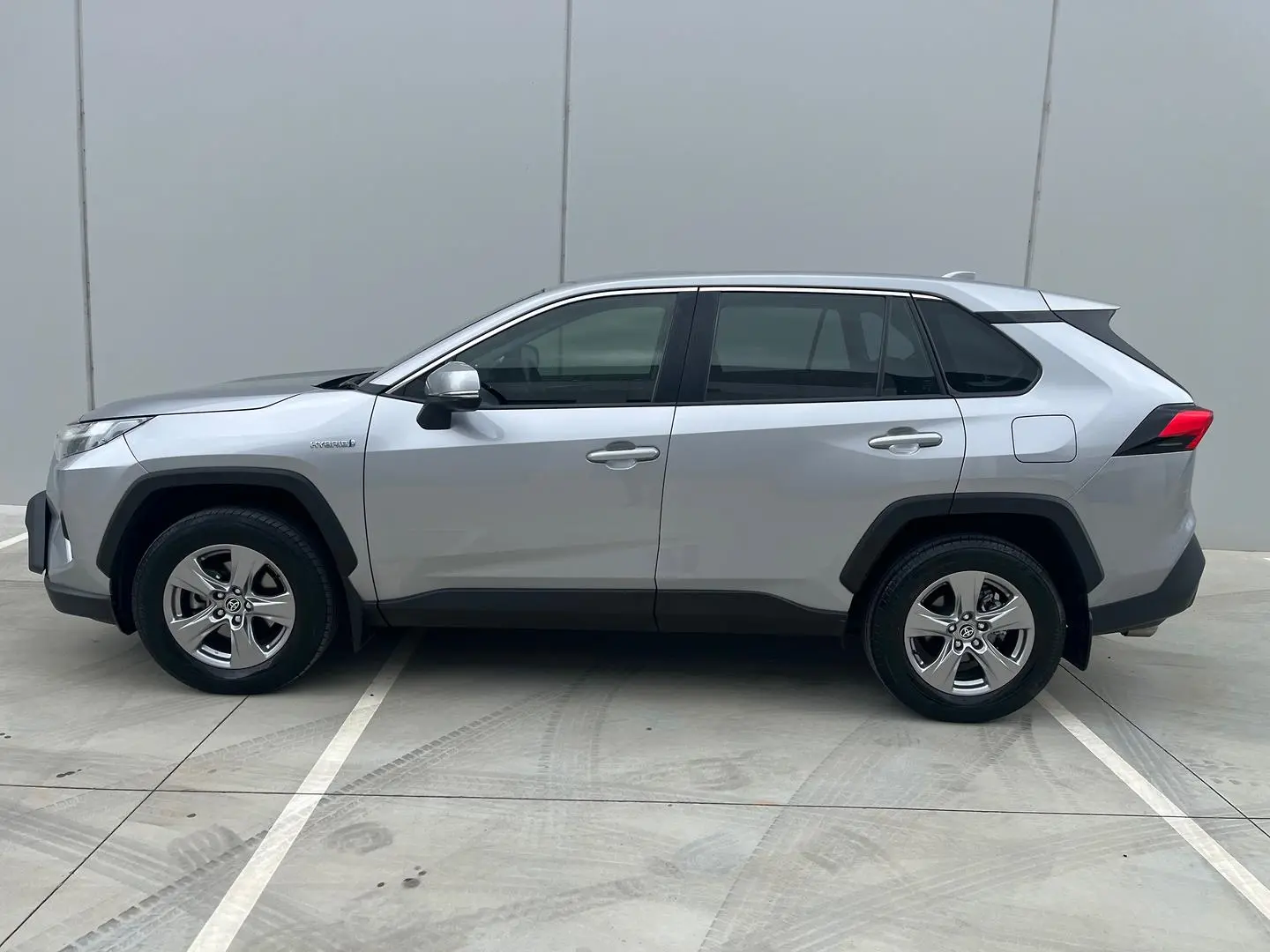 2023 Toyota RAV4 Gallery Image 5