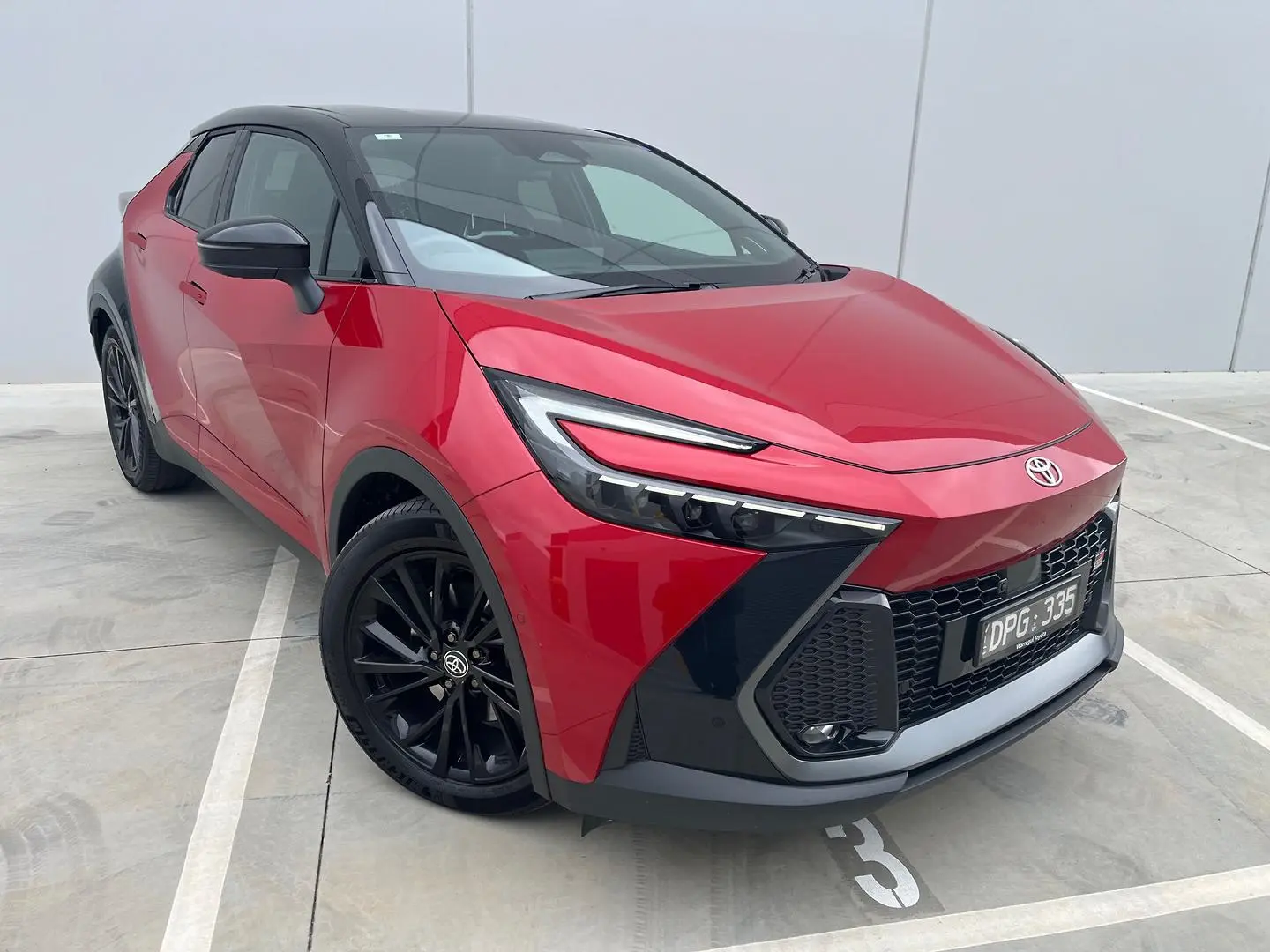 2025 Toyota C-HR Gallery Image 1
