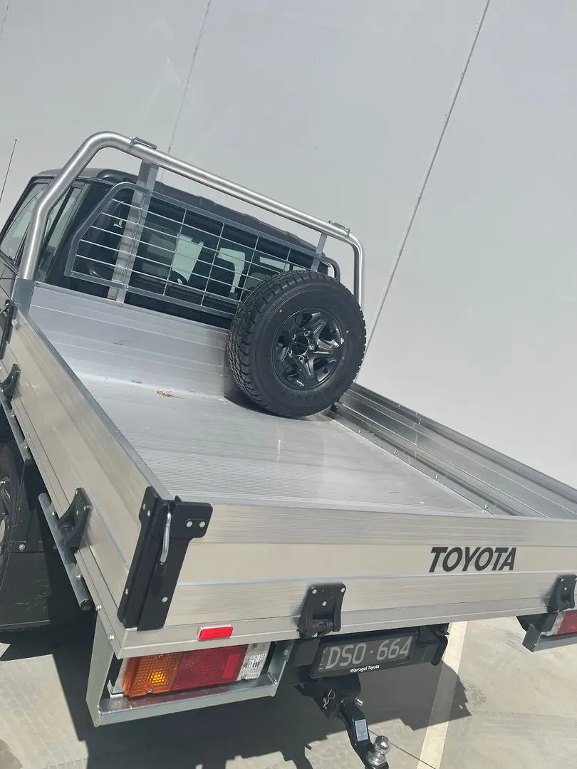 2025 Toyota Landcruiser Gallery Image 11