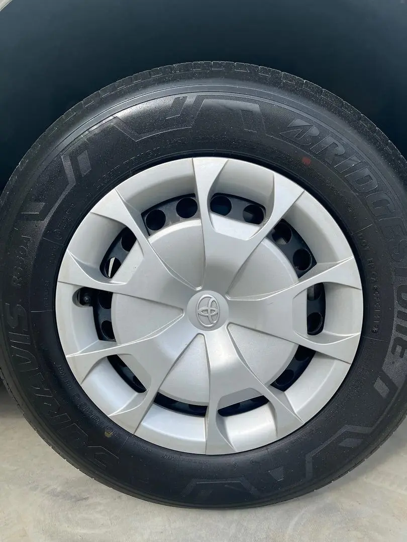 2019 Toyota Hiace Gallery Image 6