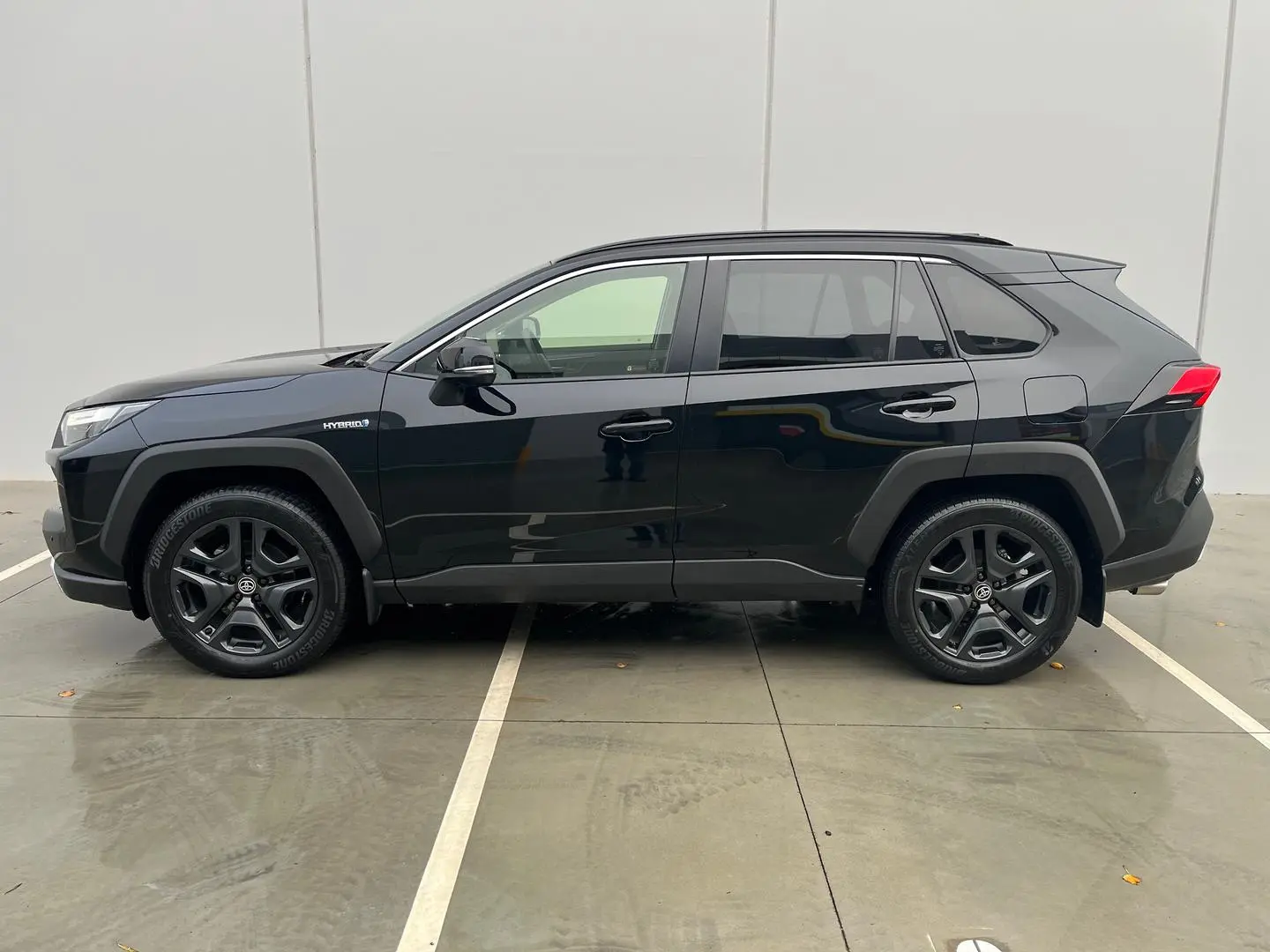 2024 Toyota RAV4 Gallery Image 9