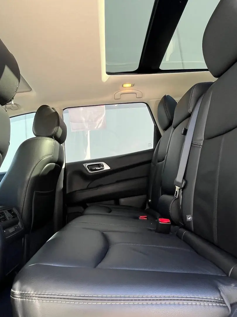 2016 Nissan Pathfinder Gallery Image 8