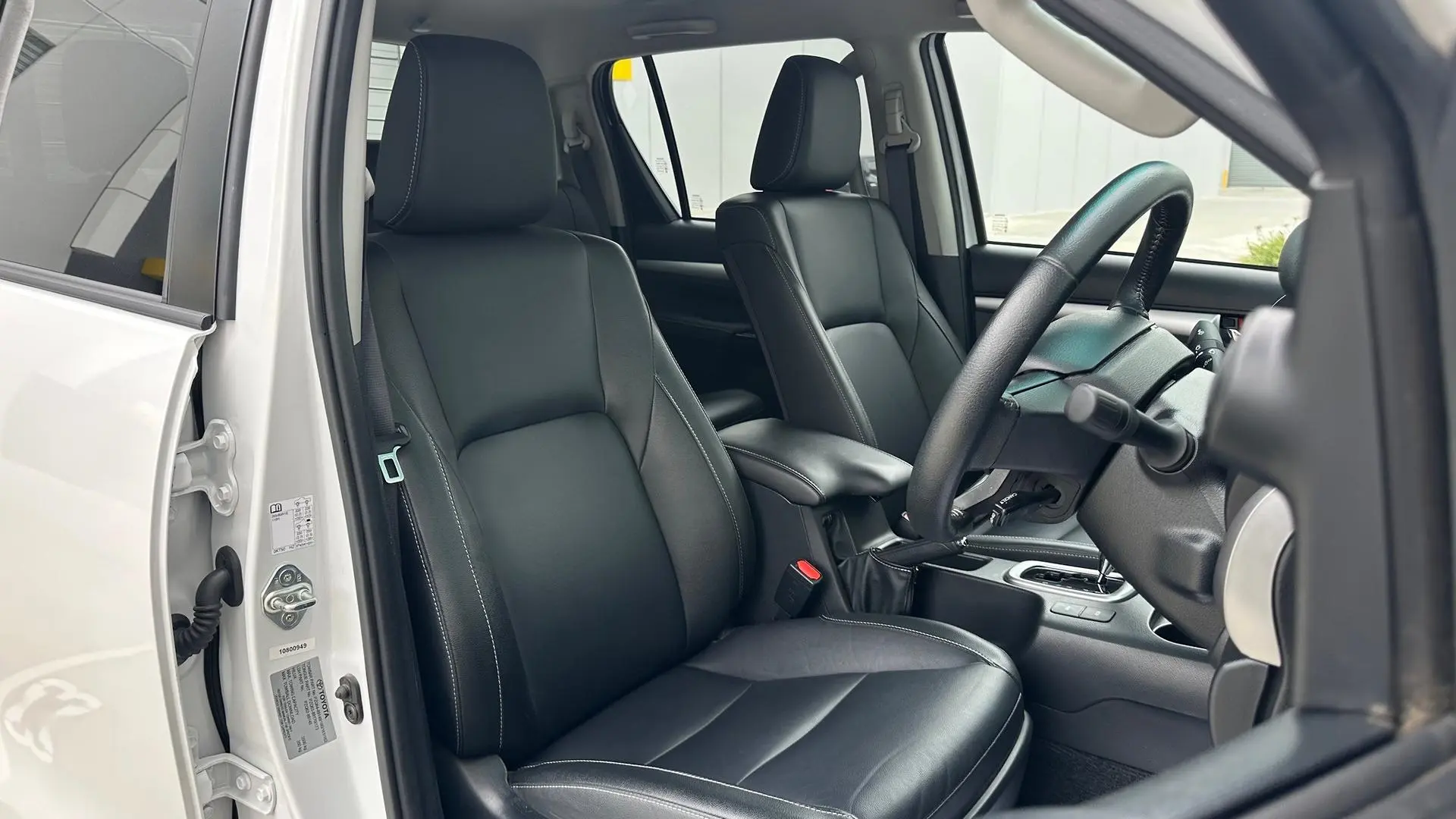 2023 Toyota Hilux Gallery Image 13