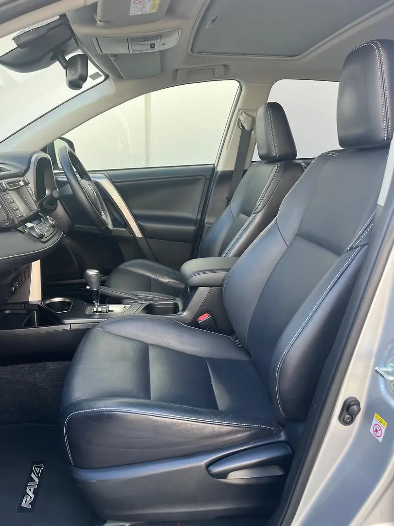 2016 Toyota RAV4 Gallery Image 7