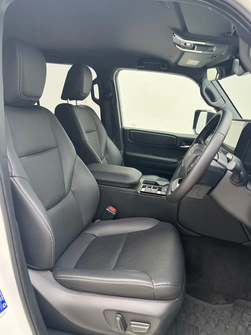 2025 Toyota Landcruiser Prado Gallery Image 16