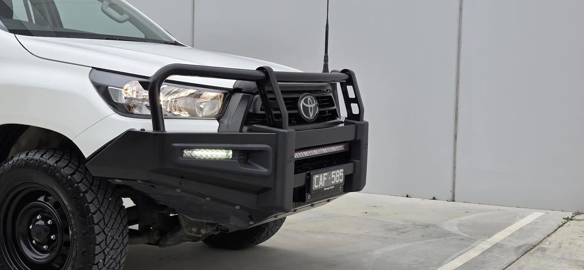 2022 Toyota Hilux Gallery Image 14