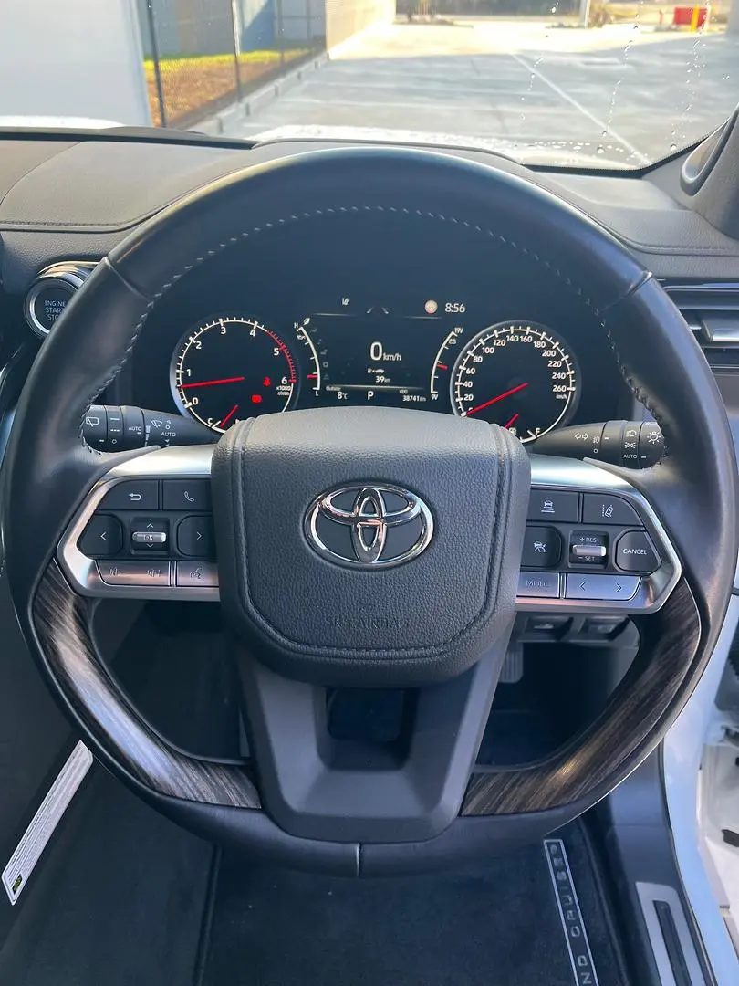 2021 Toyota Landcruiser Gallery Image 24