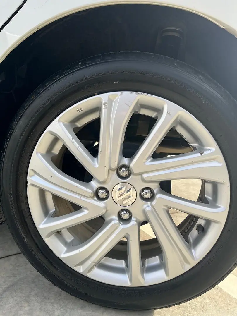 2020 Suzuki Swift Gallery Image 5