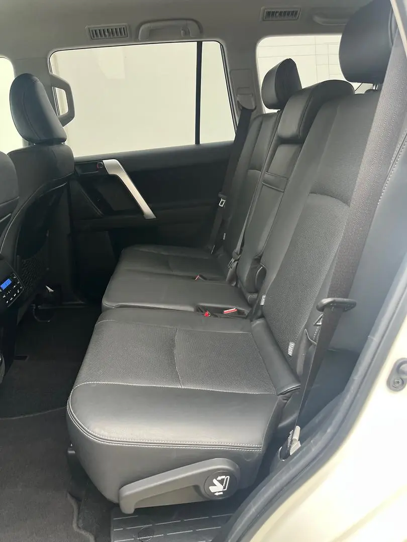 2018 Toyota Landcruiser Prado Gallery Image 8