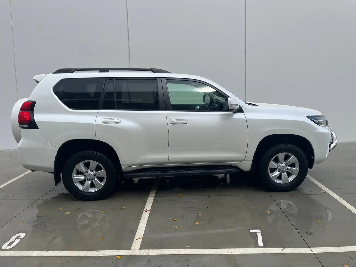 2018 Toyota Landcruiser Prado Gallery Image 21
