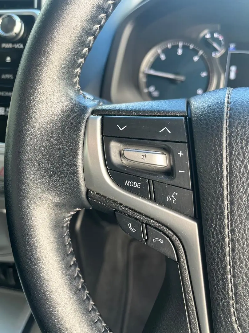 2018 Toyota Landcruiser Prado Gallery Image 23