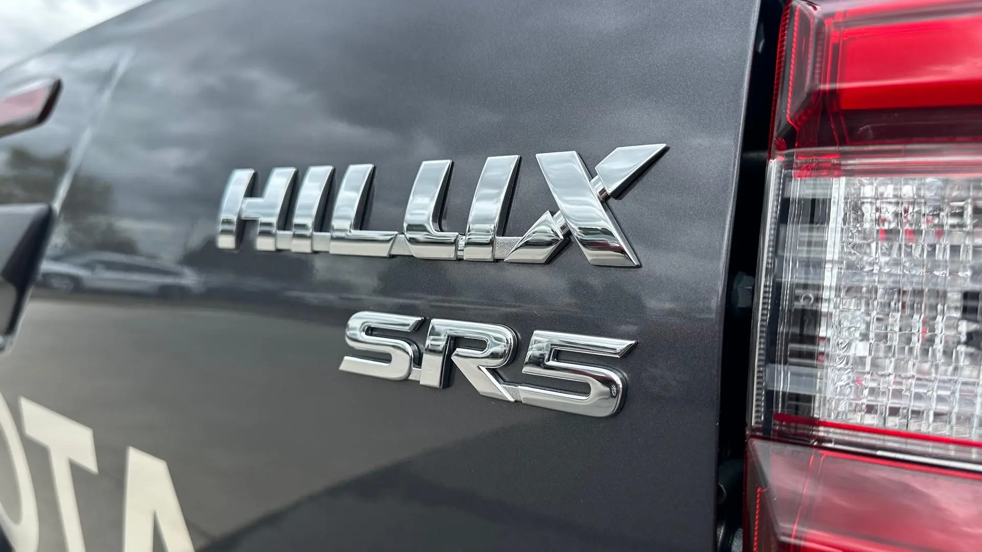 2024 Toyota Hilux Image 12