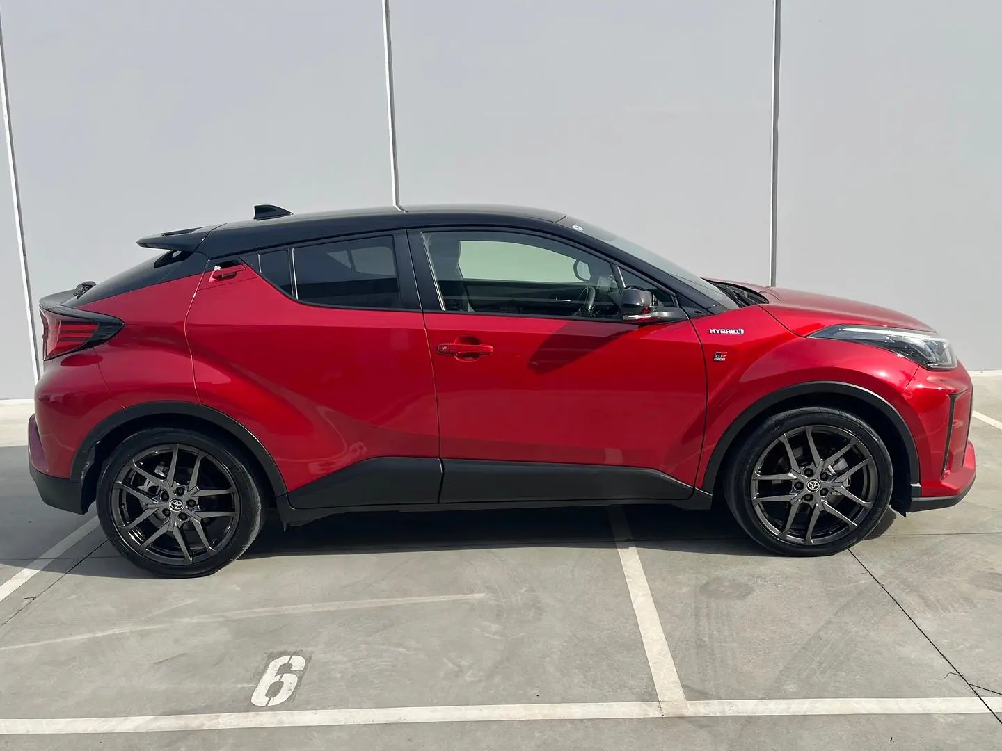 2021 Toyota C-HR Gallery Image 25
