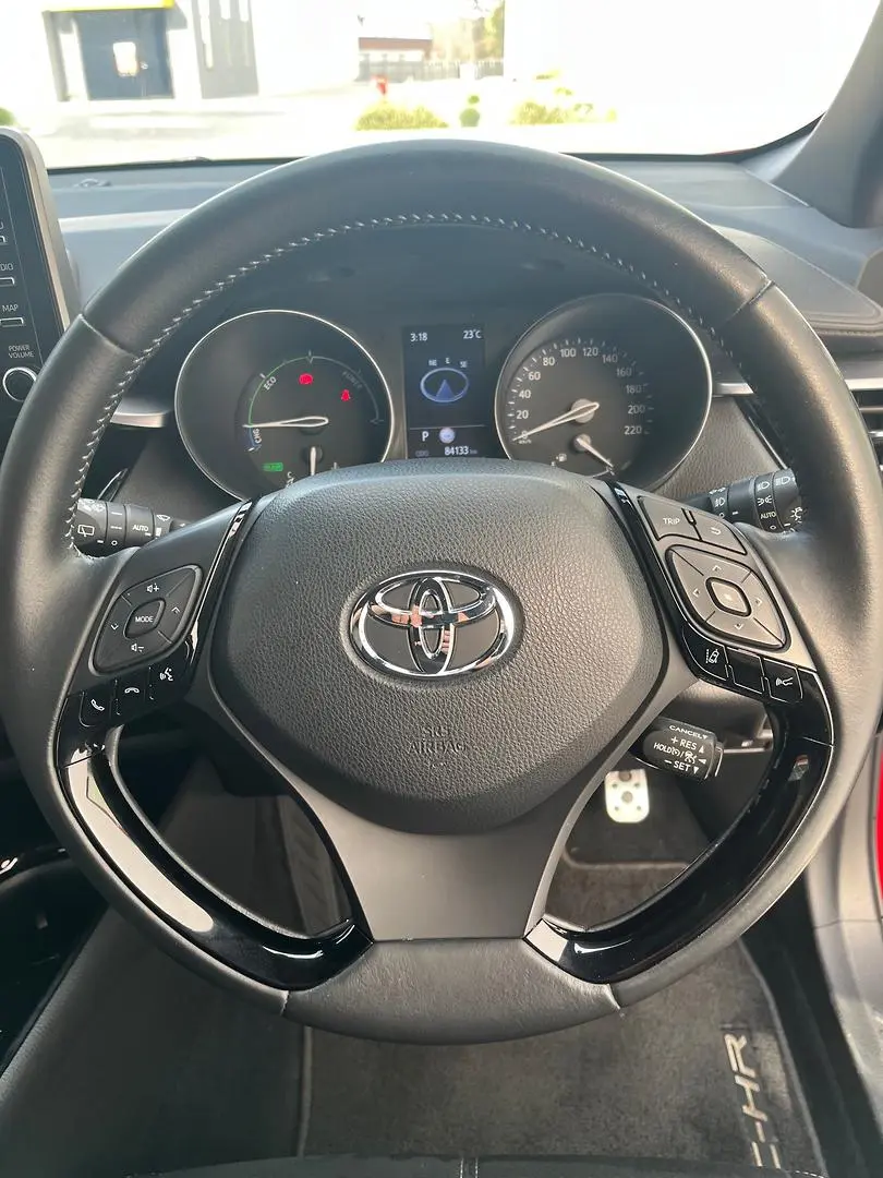 2021 Toyota C-HR Gallery Image 21