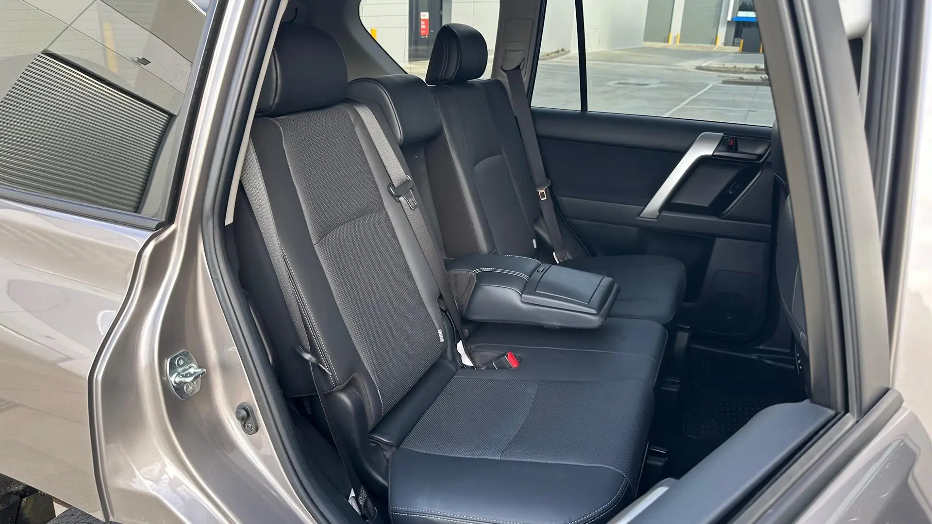 2022 Toyota Landcruiser Prado Gallery Image 16