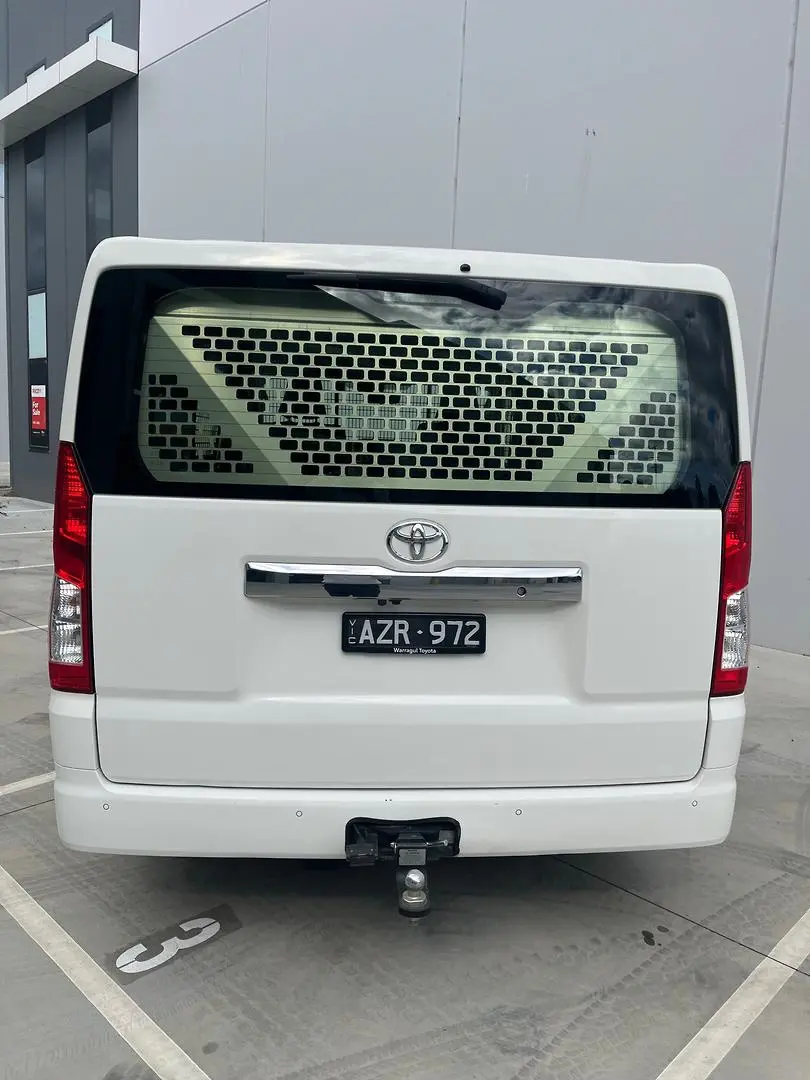 2019 Toyota Hiace Gallery Image 11