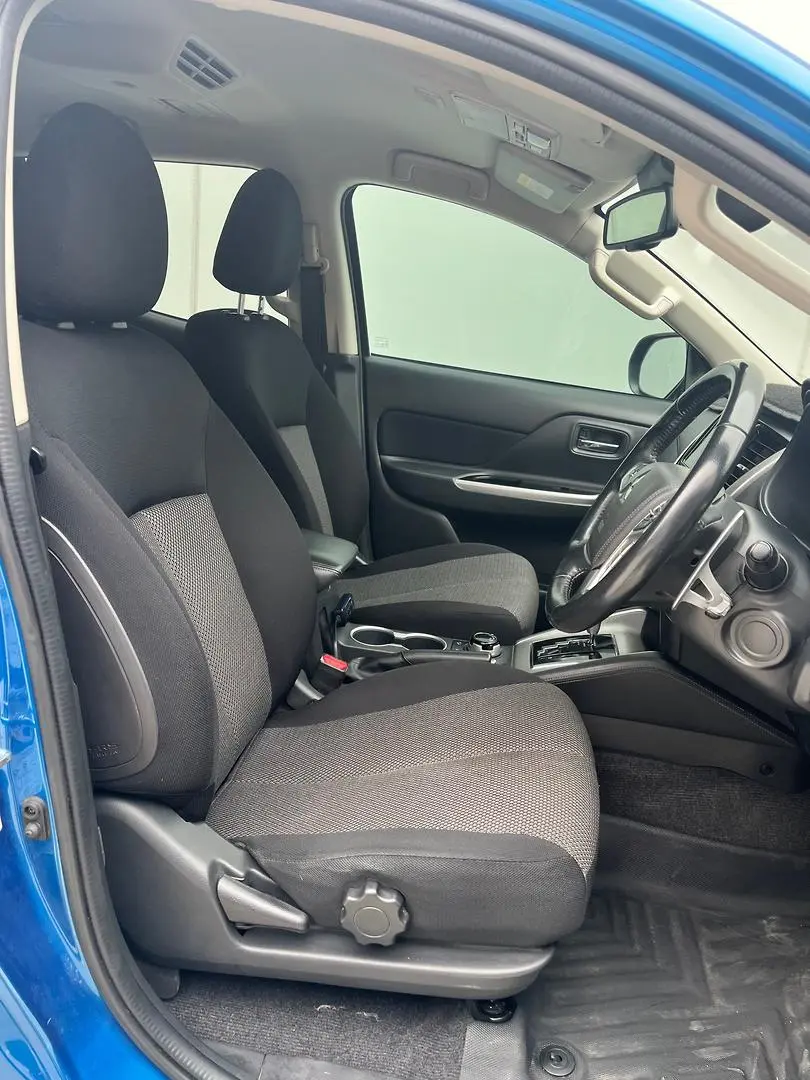 2020 Mitsubishi Triton Gallery Image 15