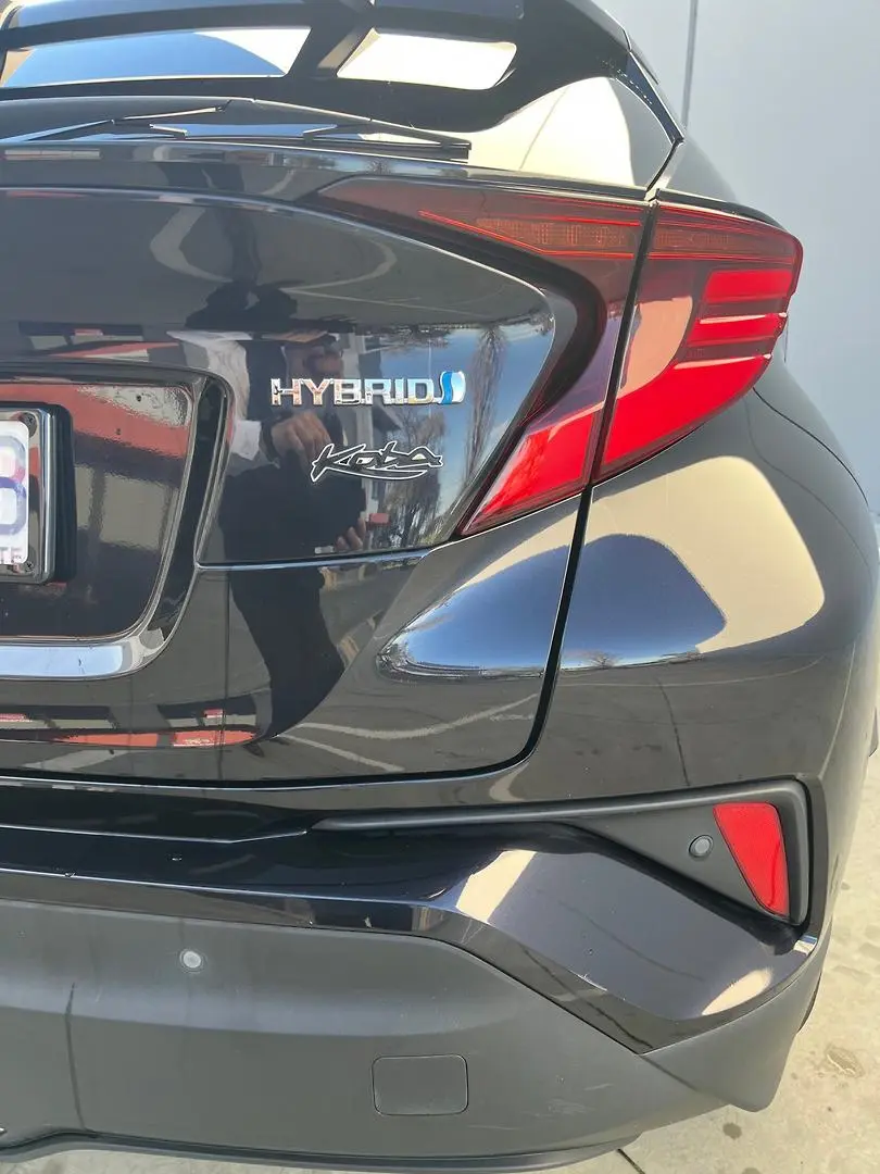 2022 Toyota C-HR Gallery Image 12