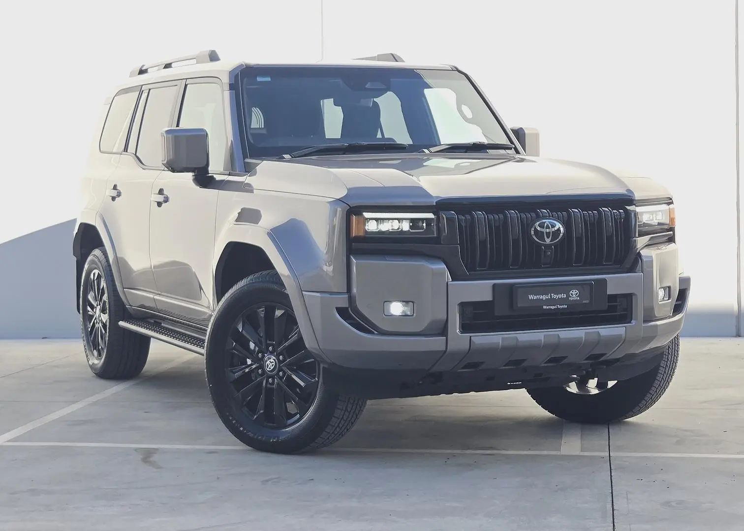 2025 Toyota Landcruiser Prado Gallery Image 1
